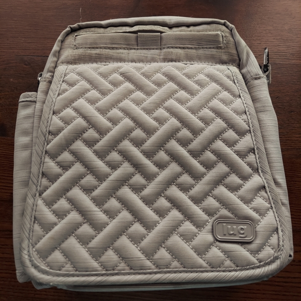 Lug Flapper Bag (Live Laugh Love)